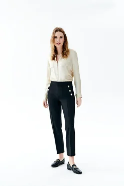 Pantalón traje detalle botones