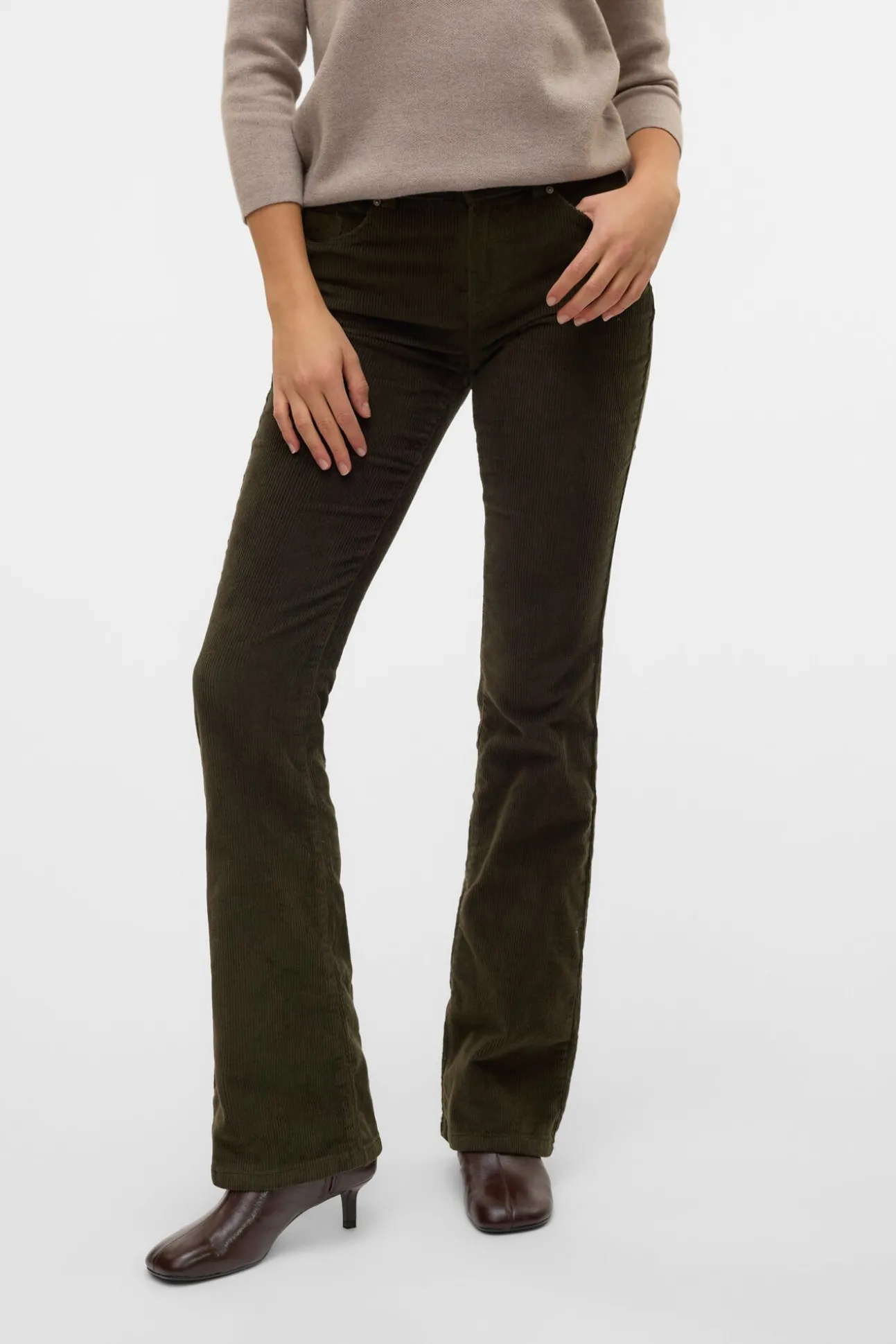 Pantalón vaquero acampanado