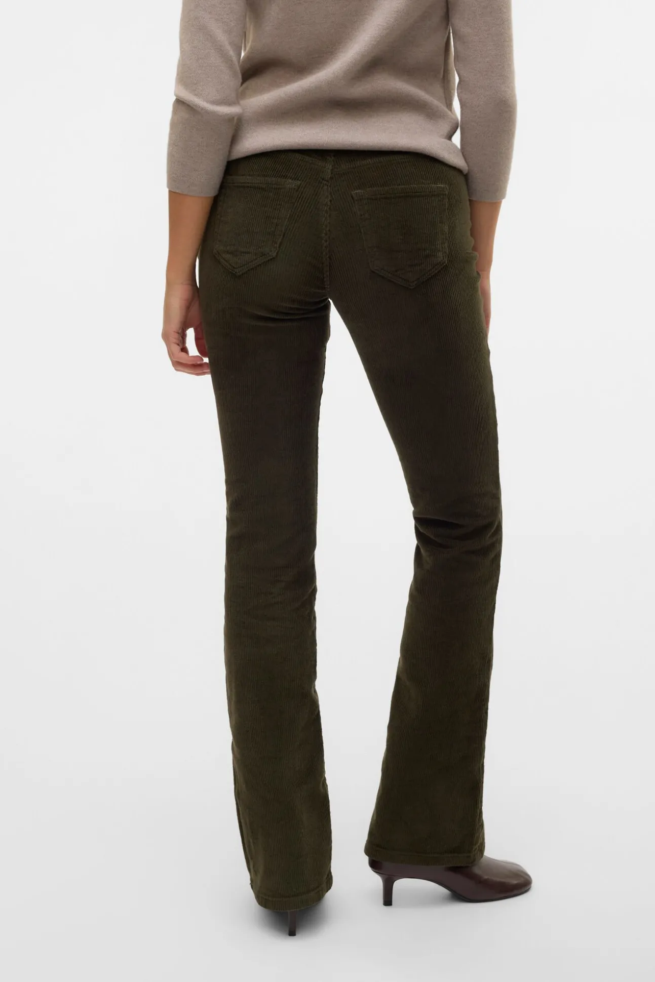Pantalón vaquero acampanado