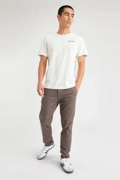 Pantalones chinos casual
