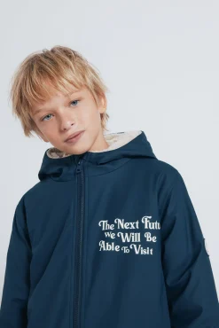 Parka azul marino frase niño