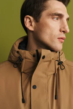 Parka con capucha