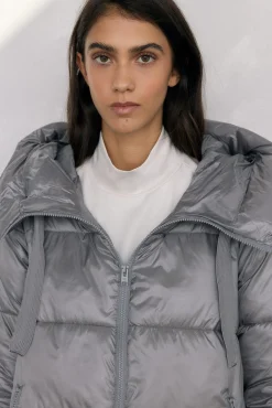 Parka corta capucha