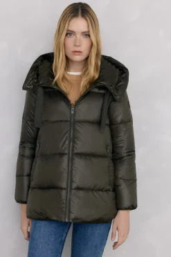 Parka corta capucha