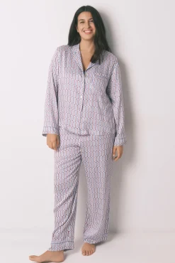 Pijama camisero largo satén print geométrico