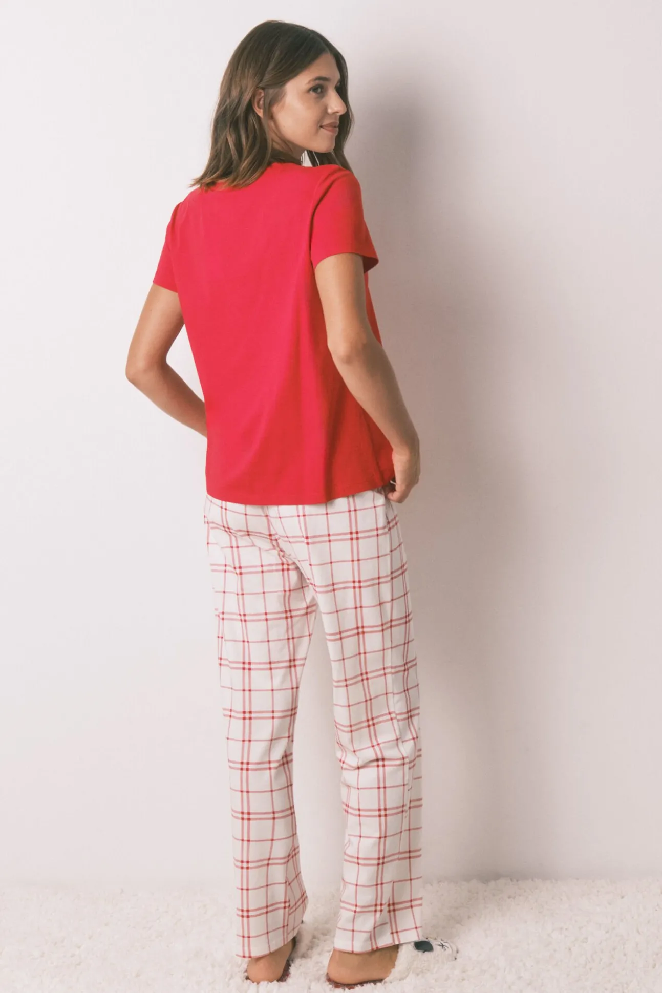 Pijama largo 100% algodón cuadros rojo Snoopy