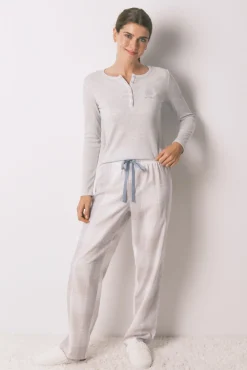 Pijama largo cuadros efecto brillo gris