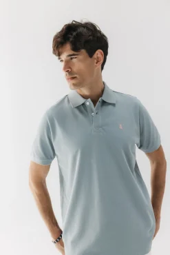 Polo lavado bordado a contraste