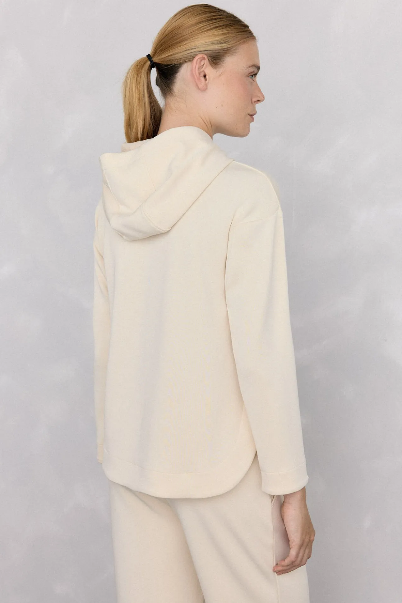 Sudadera capucha logo soft touch