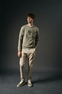 Sudadera logo bordado