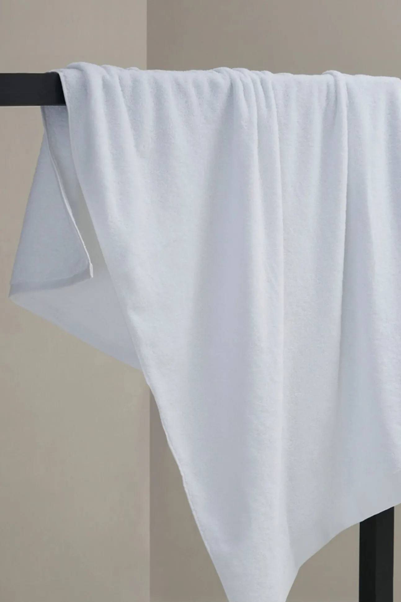 Toalla baño wonder 550g rizo americano blanco 150x100
