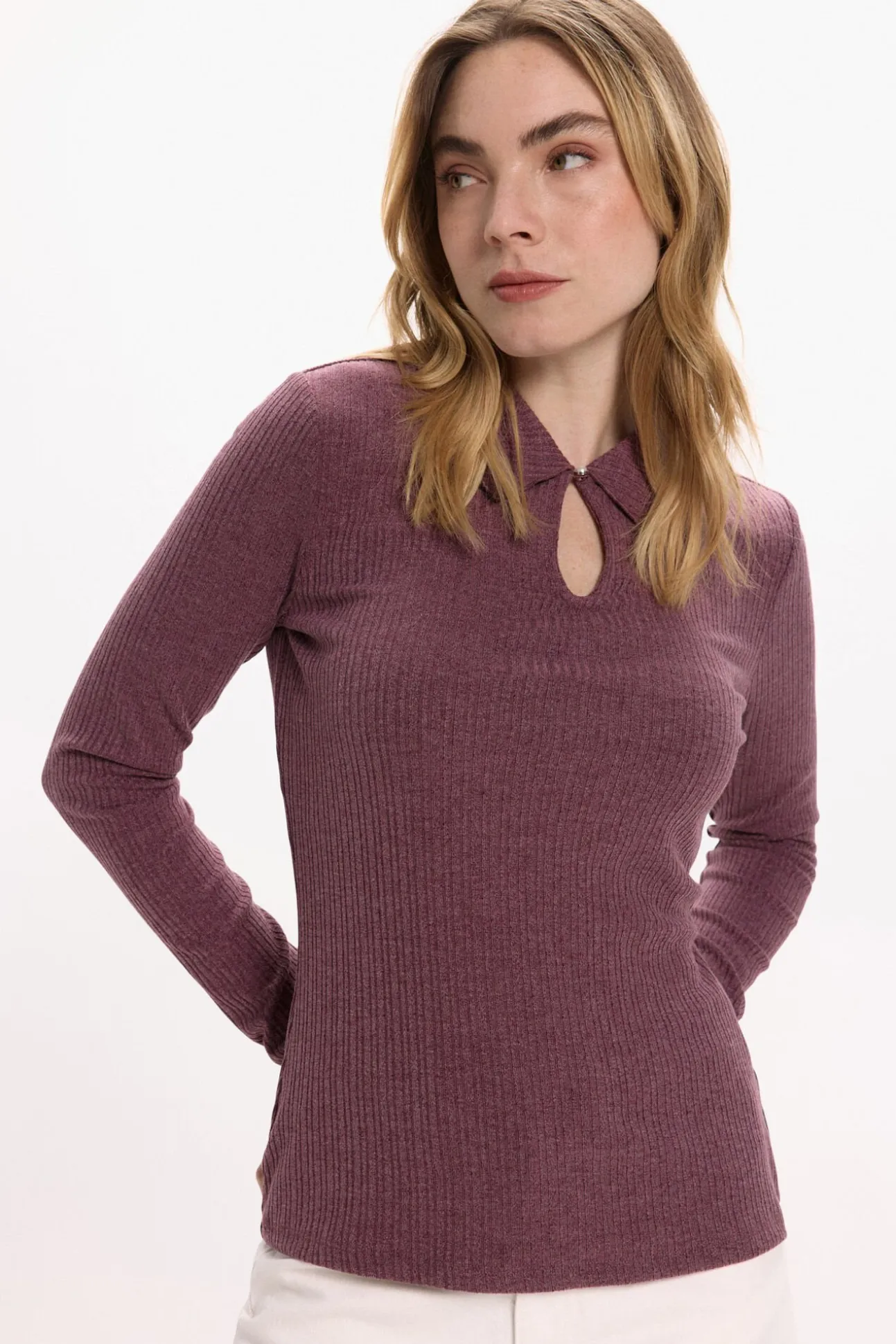 Top de manga larga con cuello polo