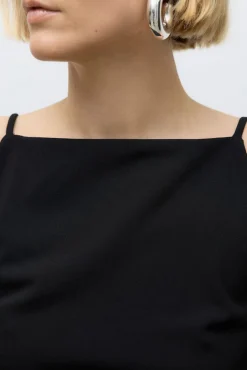 Top de tirantes y cuello barco