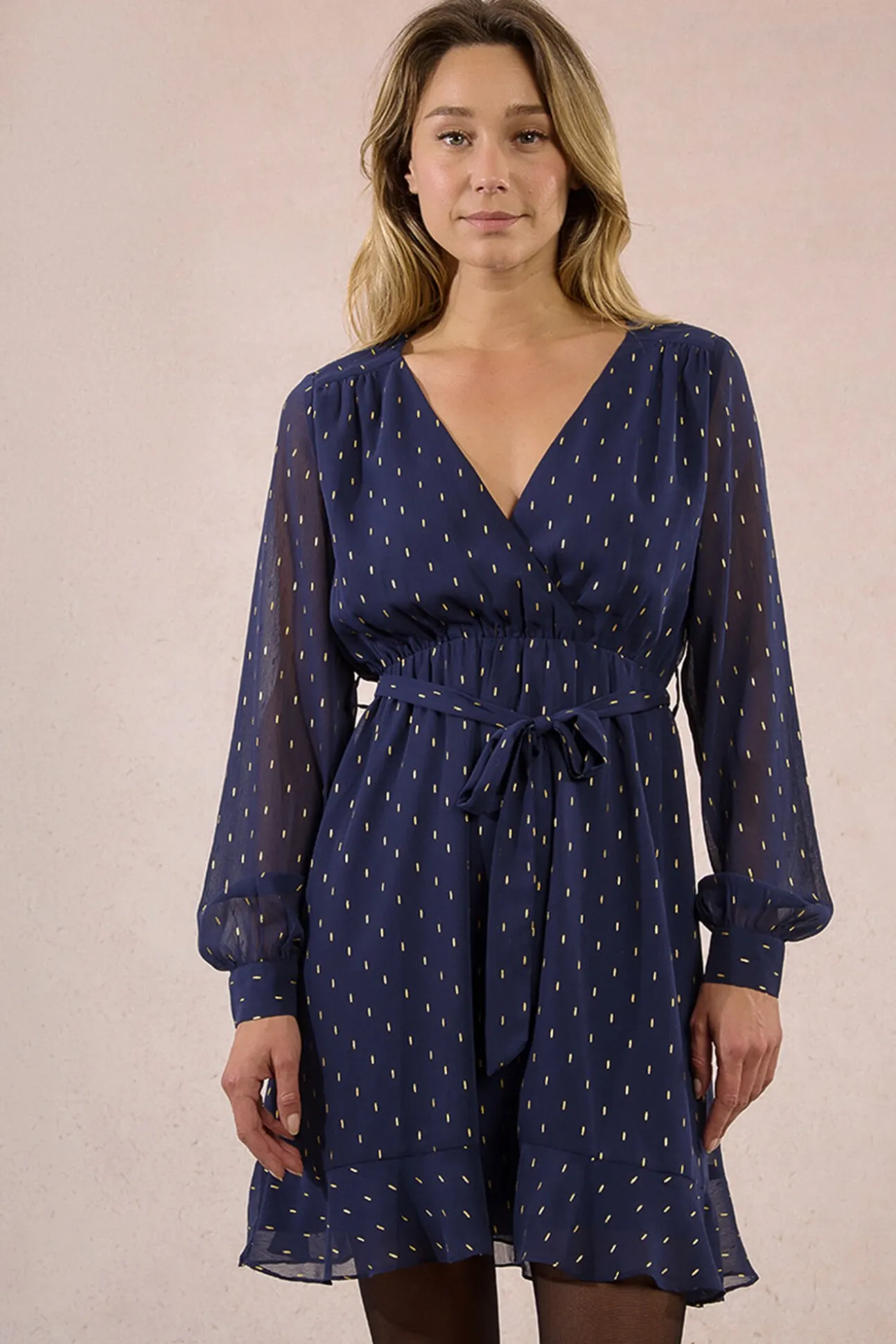 Vestido corto de manga larga estampado