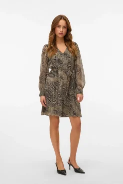 Vestido corto de manga larga