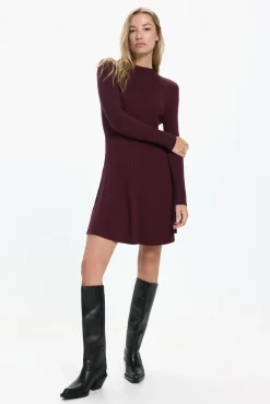 Vestido corto de punto