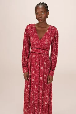Vestido largo con escote en pico