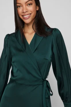 Vestido midi cruzado satinado
