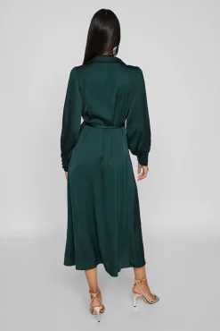 Vestido midi cruzado satinado