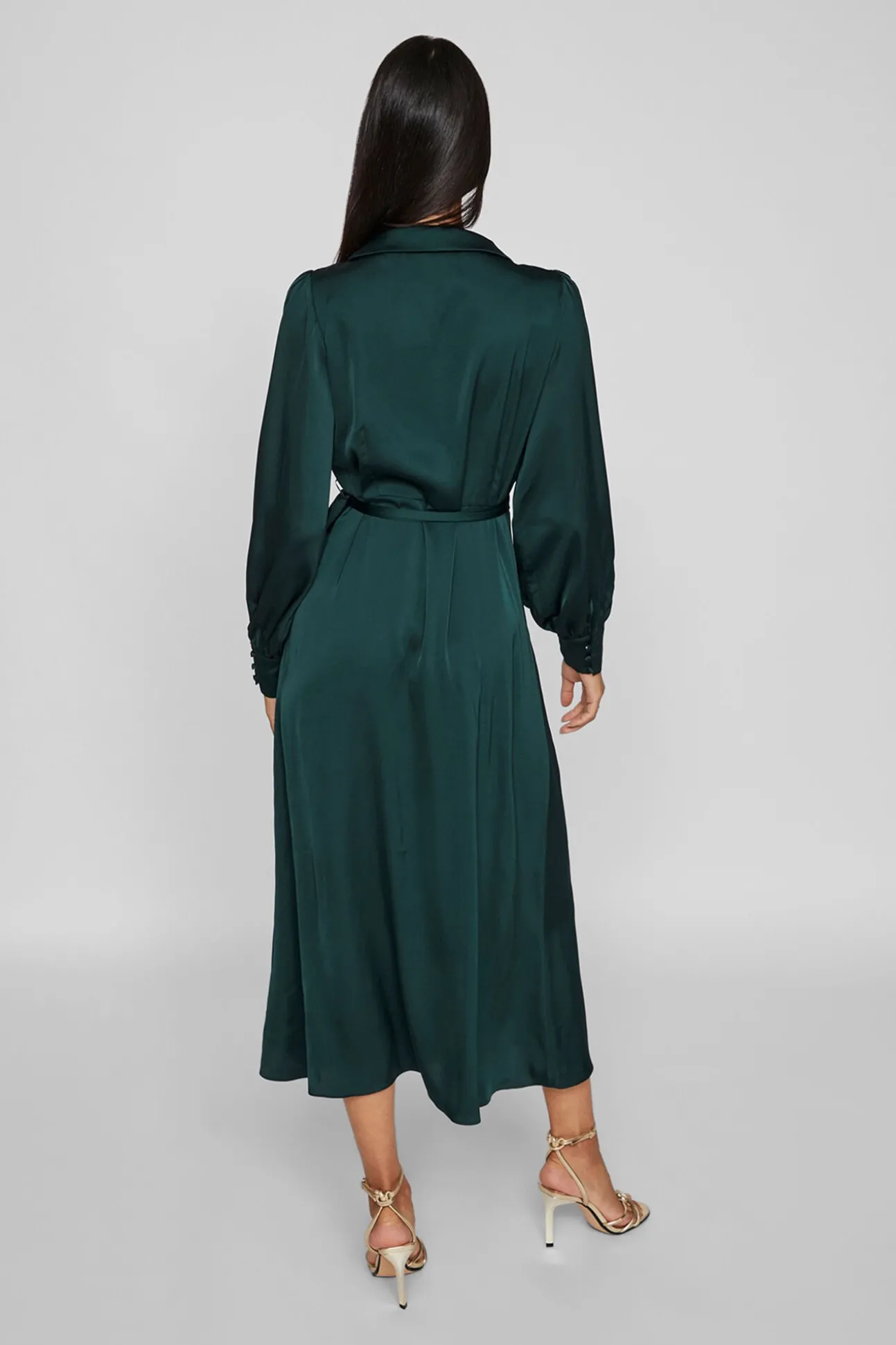 Vestido midi cruzado satinado