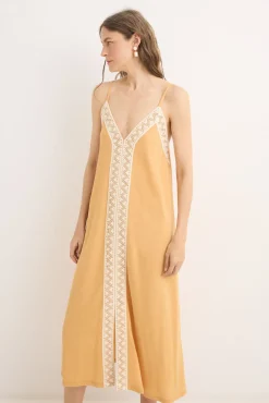 Vestido puntilla algodón contraste