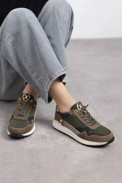 Zapatilla de mujer