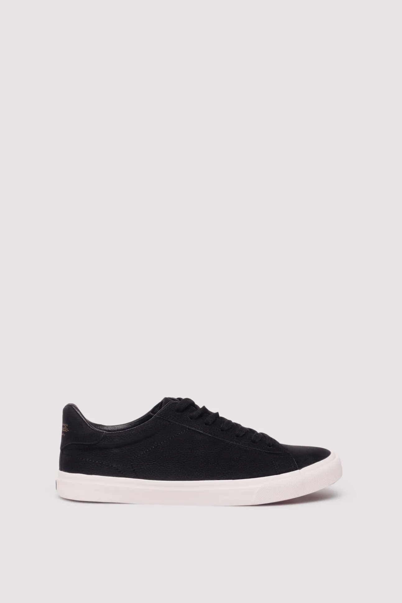 Zapatilla monocolor básica