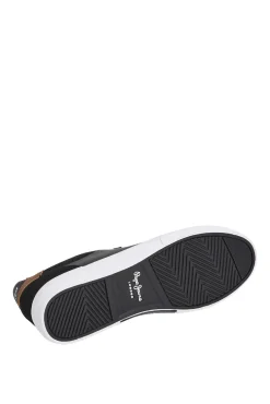 Zapatillas Clásicas Con Detalles En Ante