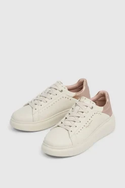 Zapatillas con tachas