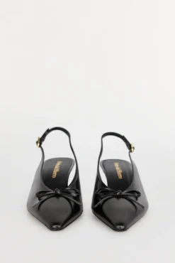 Zapato destalonado tacón kitten acharolado